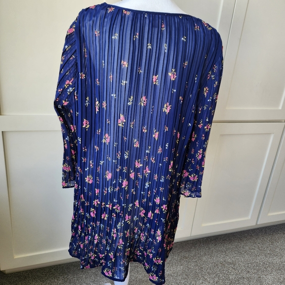 Woman Within Sheer Pleated Blouse Top Floral Print Navy Blue Pink Plus Large 18 - Picture 3 of 16